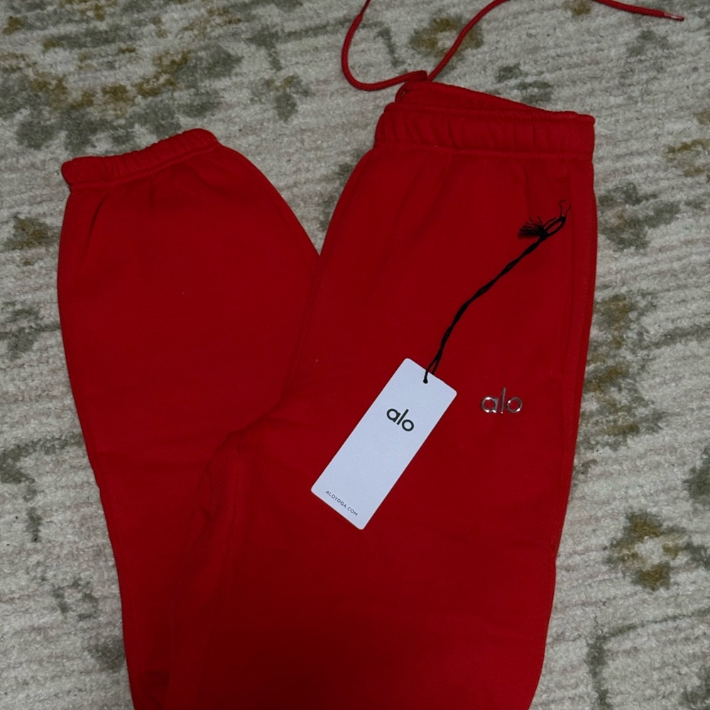 ALO Accolade sweats